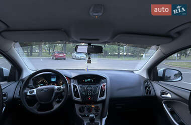 Хэтчбек Ford Focus 2014 в 