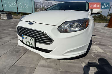 Хэтчбек Ford Focus 2014 в 
