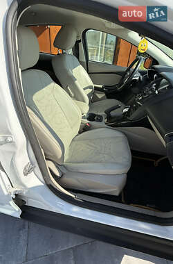 Хэтчбек Ford Focus 2014 в 