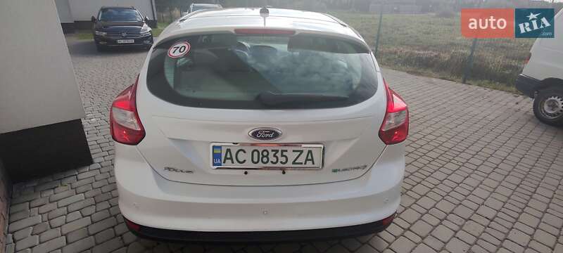 Хэтчбек Ford Focus 2014 в Луцке