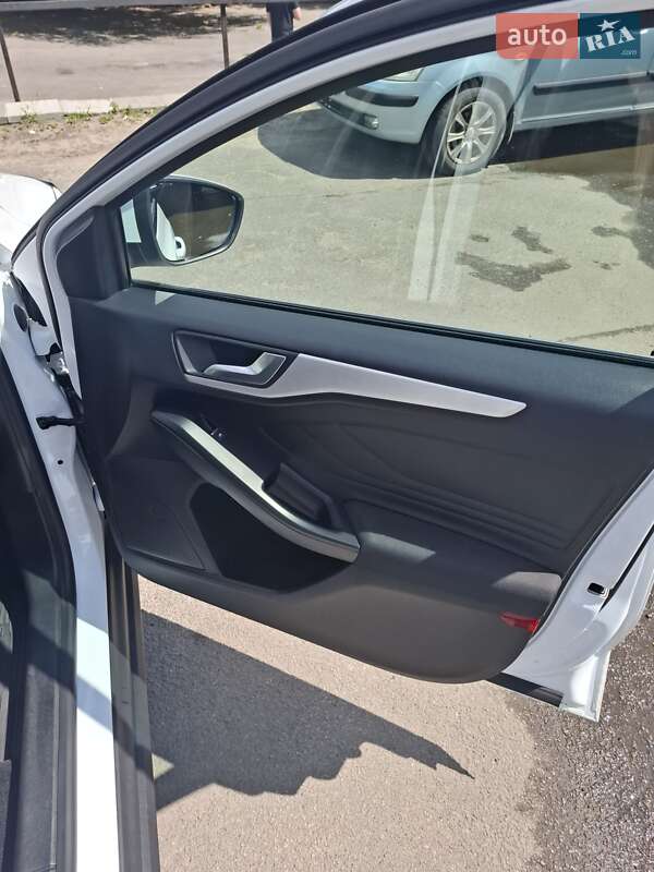 Хэтчбек Ford Focus 2019 в Днепре фото 15 Хэтчбек Ford Focus 2019 в Днепре