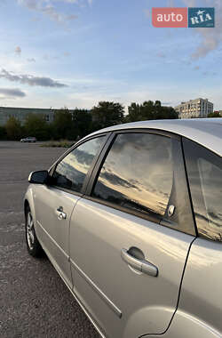 Хетчбек Ford Focus 2006 в 