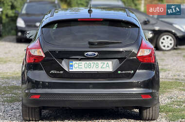 Хэтчбек Ford Focus 2013 в 
