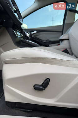 Хэтчбек Ford Focus 2013 в 