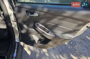 Седан Ford Focus 2015 в 