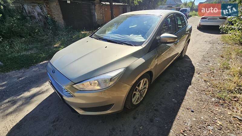 Седан Ford Focus 2015 в 