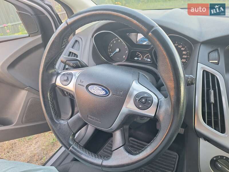 Хэтчбек Ford Focus 2011 в Киеве
