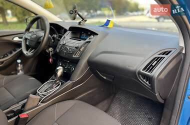 Хетчбек Ford Focus 2016 в 
