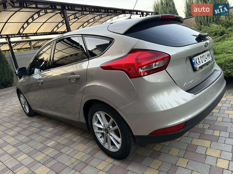 Хэтчбек Ford Focus 2015 в Днепре