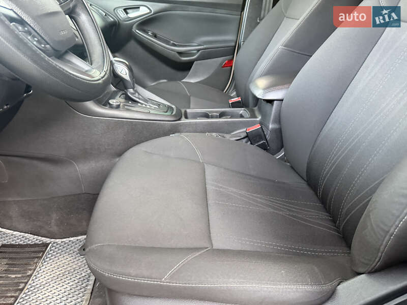 Хэтчбек Ford Focus 2015 в Днепре