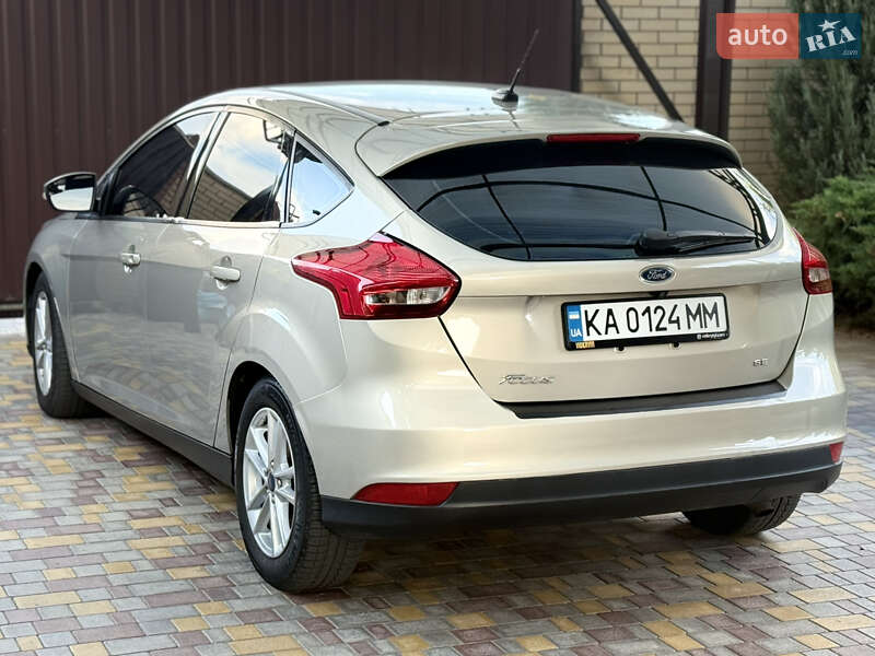 Хэтчбек Ford Focus 2015 в Днепре