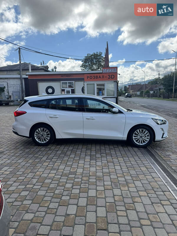 Универсал Ford Focus 2020 в Сваляве