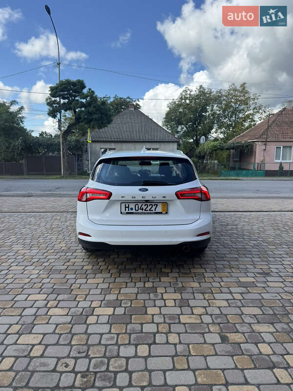 Универсал Ford Focus 2020 в Сваляве