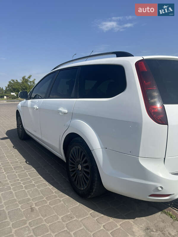 Универсал Ford Focus 2008 в Городке