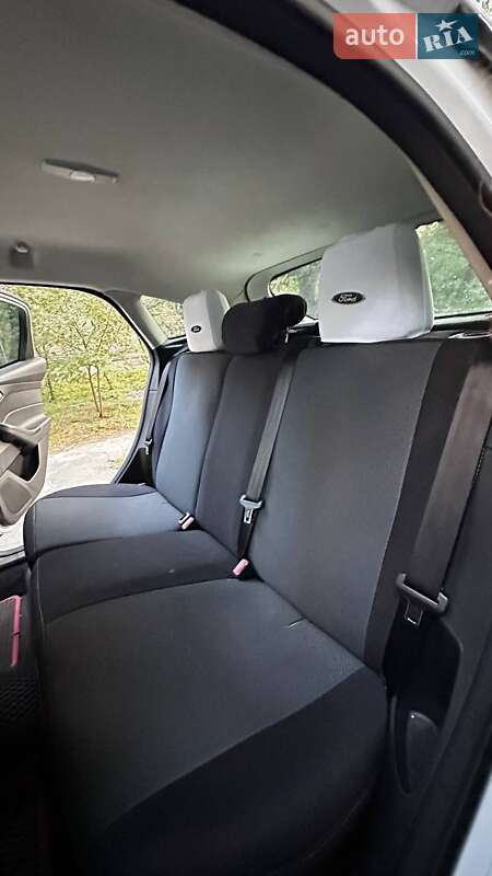 Хэтчбек Ford Focus 2013 в Киеве фото 3 Хэтчбек Ford Focus 2013 в Киеве