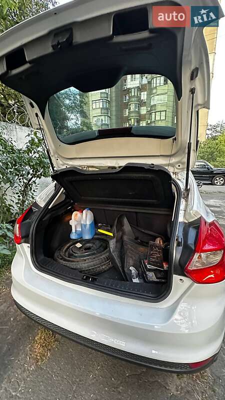 Хэтчбек Ford Focus 2013 в Киеве фото 9 Хэтчбек Ford Focus 2013 в Киеве