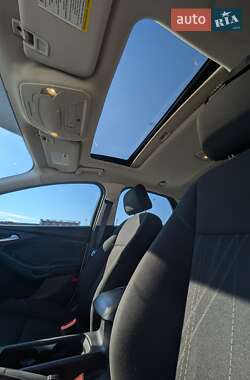 Хэтчбек Ford Focus 2016 в 