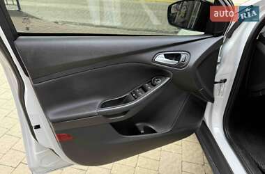 Седан Ford Focus 2017 в 
