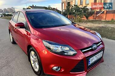 Хэтчбек Ford Focus 2012 в 