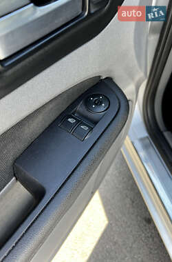 Хэтчбек Ford Focus 2011 в 