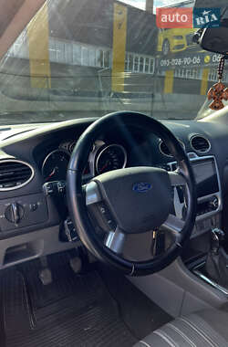 Хэтчбек Ford Focus 2011 в 