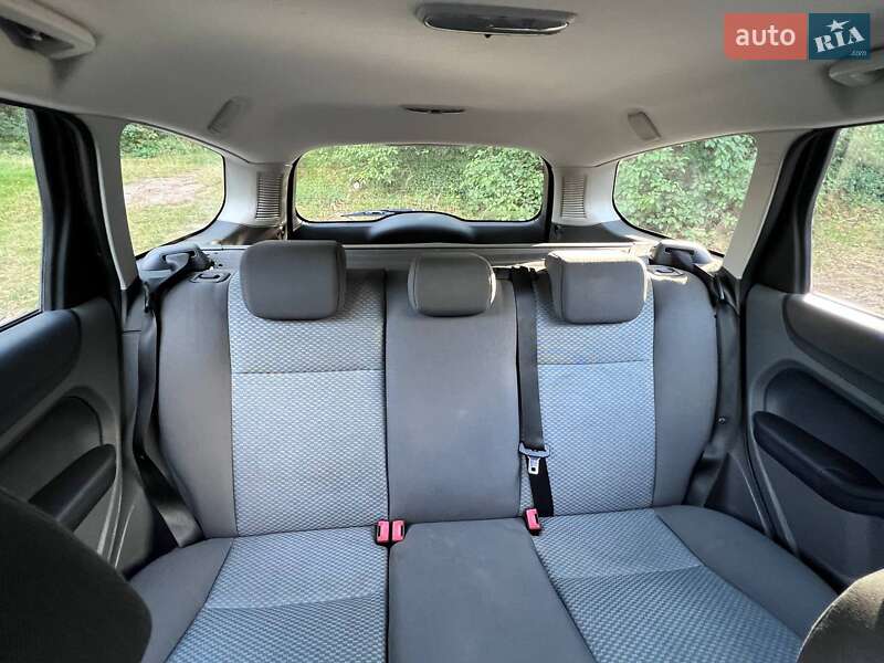 Универсал Ford Focus 2006 в Житомире фото 41 Универсал Ford Focus 2006 в Житомире