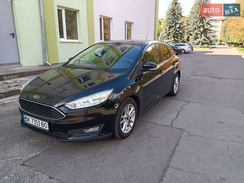 Хэтчбек Ford Focus 2015 в Ровно