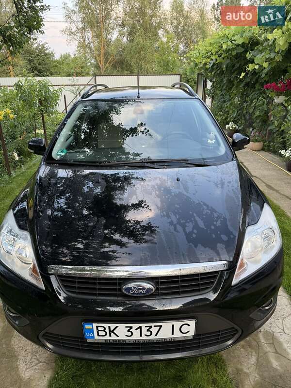 Универсал Ford Focus 2010 в Дубровице