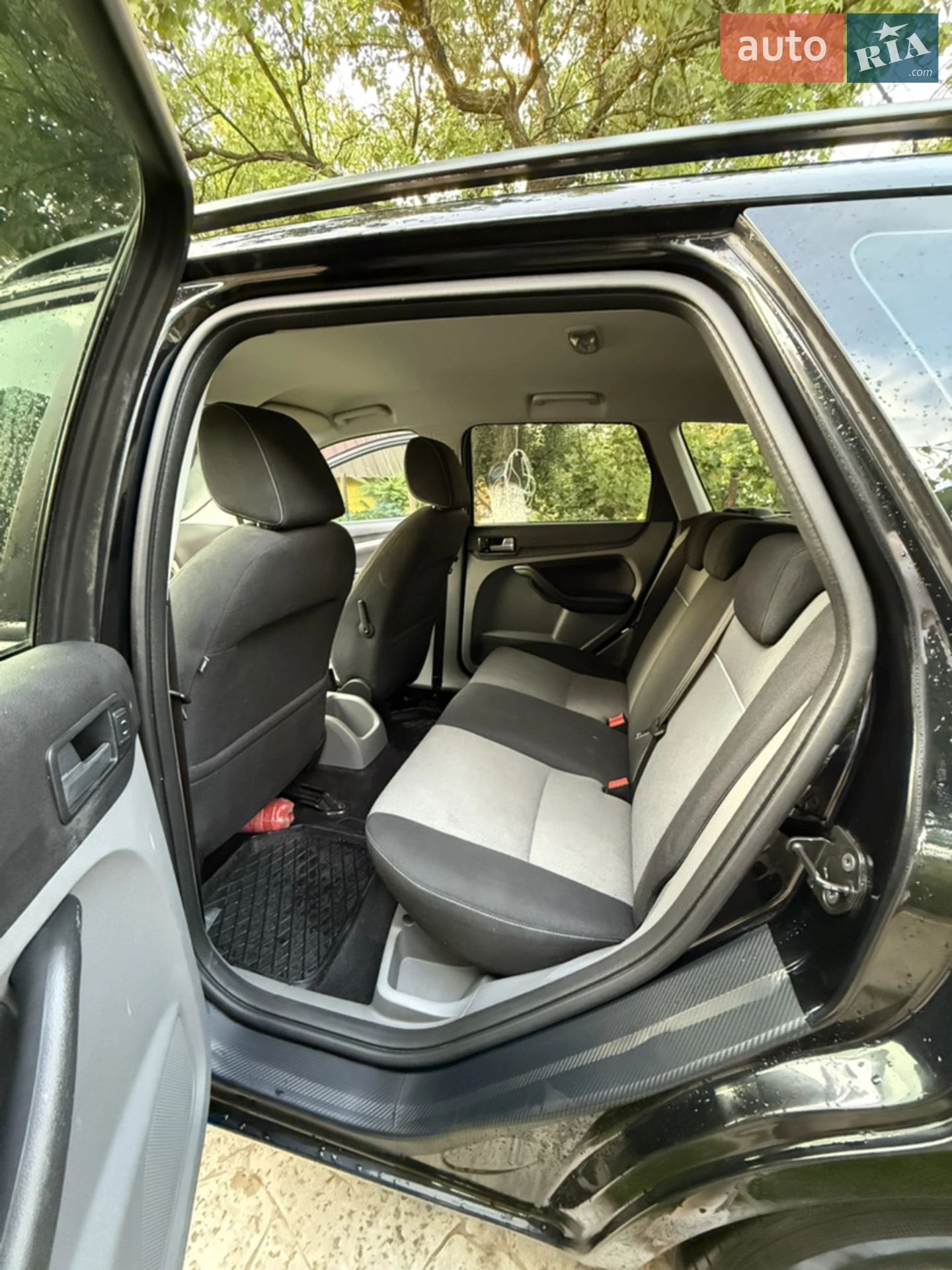 2010 Ford Focus - мініатюра 6