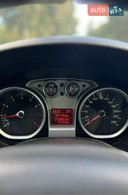 Хэтчбек Ford Focus 2010 в 