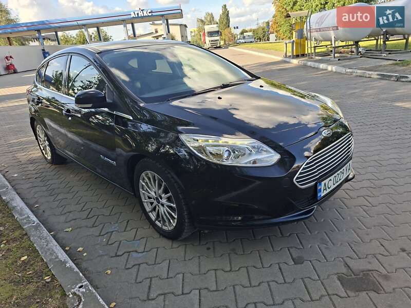 Хэтчбек Ford Focus 2013 в Луцке фото 2 Хэтчбек Ford Focus 2013 в Луцке