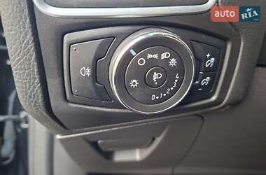 Хэтчбек Ford Focus 2013 в 
