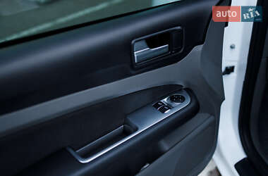 Хэтчбек Ford Focus 2011 в 