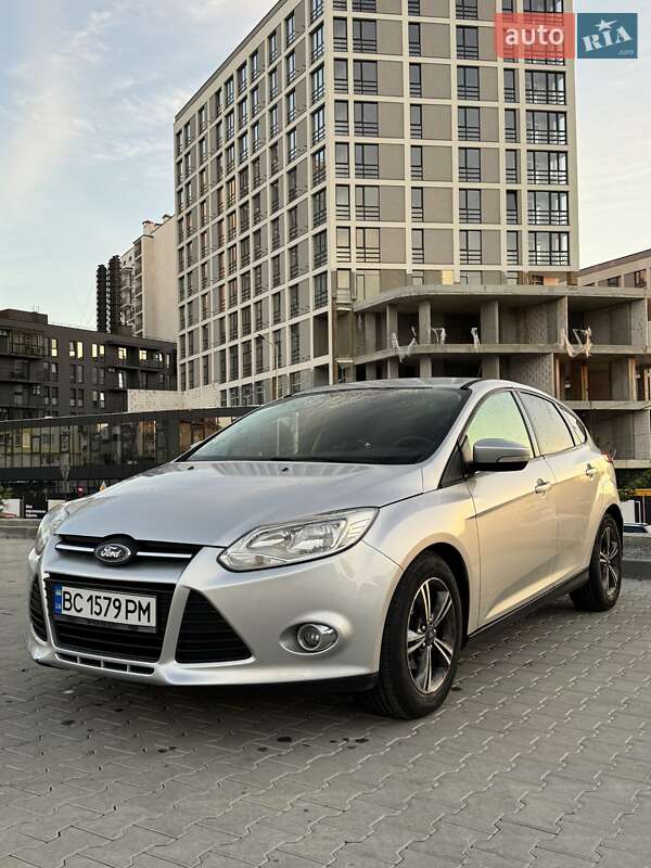 Хетчбек Ford Focus 2013 в 