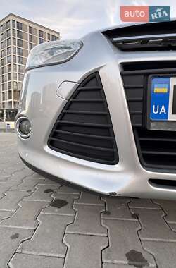 Хетчбек Ford Focus 2013 в 