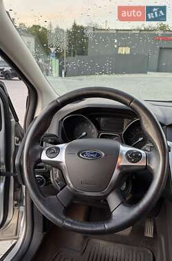 Хетчбек Ford Focus 2013 в 