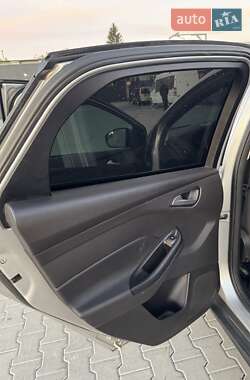 Хетчбек Ford Focus 2013 в 