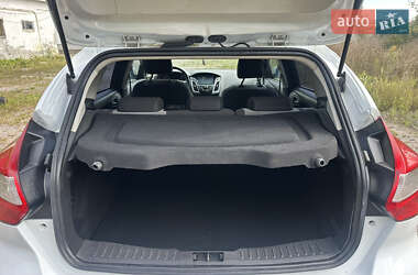 Хэтчбек Ford Focus 2012 в 