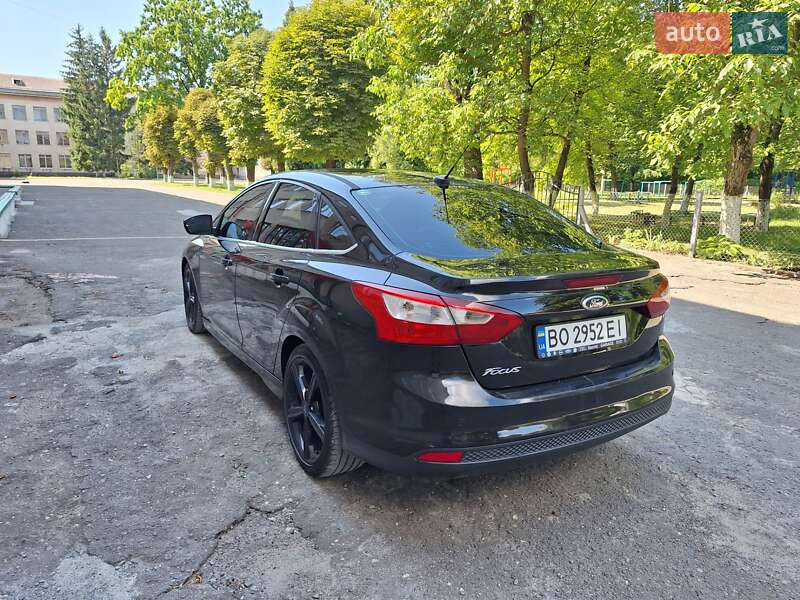 Седан Ford Focus 2012 в Золочеве