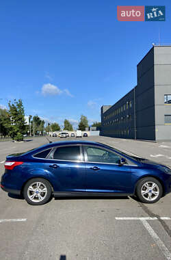 Седан Ford Focus 2012 в 