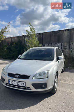 Хетчбек Ford Focus 2006 в 