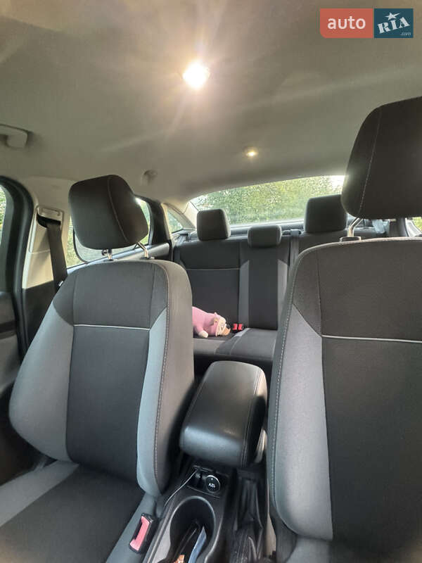 Седан Ford Focus 2012 в Шептицькому