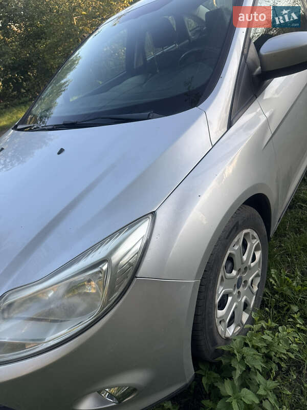 Седан Ford Focus 2012 в Шептицькому