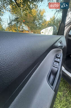 Седан Ford Focus 2012 в 