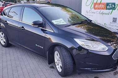 Хэтчбек Ford Focus 2013 в 