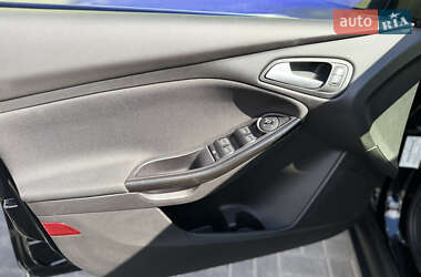 Хэтчбек Ford Focus 2016 в 