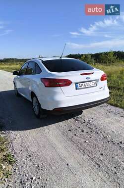 Седан Ford Focus 2016 в 