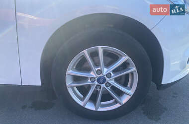 Хэтчбек Ford Focus 2013 в 