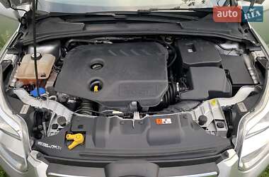 Хэтчбек Ford Focus 2013 в 