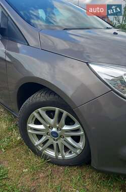 Универсал Ford Focus 2012 в 